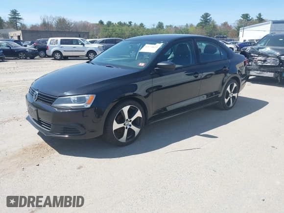 ✅ 2012 Volkswagen Jetta S • VIN: 3VW1K7AJ8CM427178 • Lot: 42174823. Wystawiony na IAAI z przebiegiem 117 144 mil. Bezpłatny archiwum sprzedaży aukcyjnych z USA i szczegółowy raport historii pojazdu na DreamBid. Zdjęcie 2.