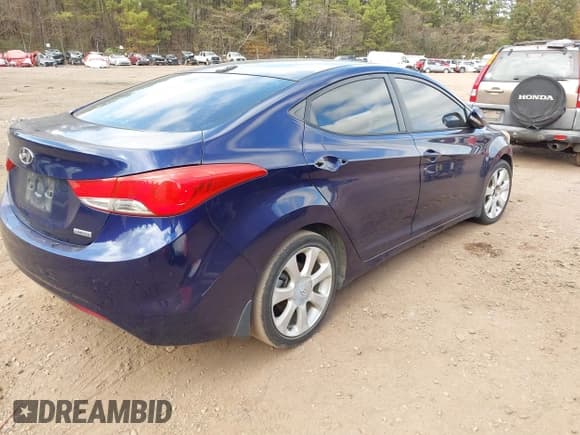 ✅ 2013 Hyundai Elantra GLS • VIN: 5NPDH4AE0DH213986 • Lot: 43575259. Listed on IAAI with 184,670 mi. Free auction sales archive from the USA and detailed vehicle history report at DreamBid. Image 4.