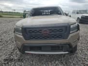 ✅ 2022 Nissan Frontier Pro-4X • VIN: 1N6ED1EK3NN680283 • Lot: 69388345. Wystawiony na Copart z przebiegiem 101 080 mil. Bezpłatny archiwum sprzedaży aukcyjnych z USA i szczegółowy raport historii pojazdu na DreamBid. Zdjęcie 5.