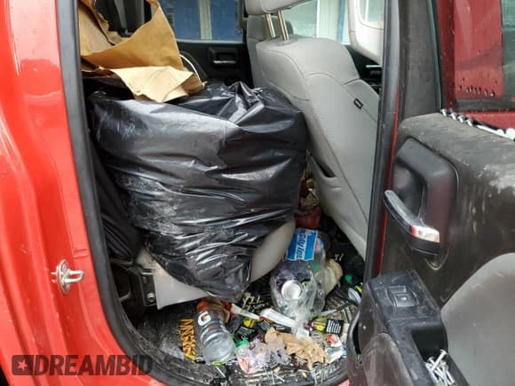 ✅ 2019 Chevrolet Silverado 1500 Custom • VIN: 2GCVKMEC7K1162113 • Lot: 71496015. Wystawiony na Copart z przebiegiem 153 962 mil. Bezpłatny archiwum sprzedaży aukcyjnych z USA i szczegółowy raport historii pojazdu na DreamBid. Zdjęcie 10.