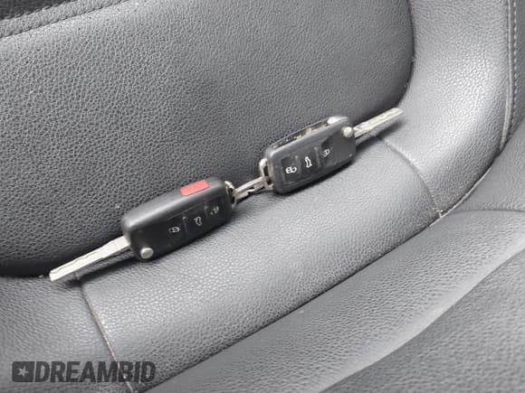 ✅ 2012 Volkswagen Jetta SEL • VIN: 3VWGP7AJ9CM056480 • Lot: 43888731. Wystawiony na IAAI z przebiegiem 168 156 mil. Bezpłatny archiwum sprzedaży aukcyjnych z USA i szczegółowy raport historii pojazdu na DreamBid. Zdjęcie 11.