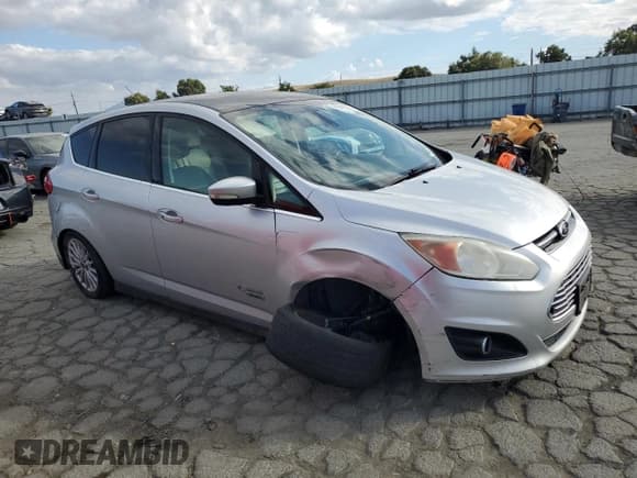 ✅ 2014 Ford C-Max SEL • VIN: 1FADP5CU6EL521468 • Lot: 85945525. Wystawiony na Copart z przebiegiem 205 501 mil. Bezpłatny archiwum sprzedaży aukcyjnych z USA i szczegółowy raport historii pojazdu na DreamBid. Zdjęcie 4.