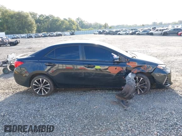 ✅ 2018 Toyota Corolla LE • VIN: 2T1BURHE1JC069885 • Lot: 43506757. Wystawiony na IAAI z przebiegiem 124 000 mil. Bezpłatny archiwum sprzedaży aukcyjnych z USA i szczegółowy raport historii pojazdu na DreamBid. Zdjęcie 13.