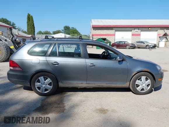 ✅ 2010 Volkswagen Jetta • VIN: 3VWKX8AJ3AM626468 • Lot: 42958384. Listed on IAAI with 293,447 mi. Free auction sales archive from the USA and detailed vehicle history report at DreamBid. Image 14.