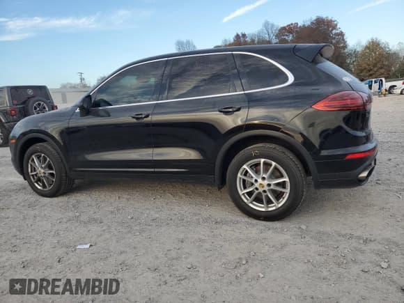 ✅ 2016 Porsche Cayenne • VIN: WP1AA2A23GKA13013 • Lot: 92613845. Wystawiony na Copart z przebiegiem 117 238 mil. Bezpłatny archiwum sprzedaży aukcyjnych z USA i szczegółowy raport historii pojazdu na DreamBid. Zdjęcie 2.