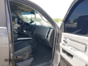 ✅ 2018 Ram 2500 Big Horn • VIN: 3C6UR5ML2JG368807 • Lot: 42159084. Wystawiony na IAAI z przebiegiem 142 326 mil. Bezpłatny archiwum sprzedaży aukcyjnych z USA i szczegółowy raport historii pojazdu na DreamBid. Zdjęcie 5.