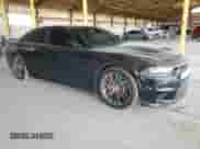 2015 Dodge Charger SRT Hellcat z VIN 2C3CDXL92FH824918, wystawiony jako Copart lot #58981995 z przebiegiem 48 199 mil mil oraz Szkoda całkowita • Salvage title. Historia ofert i sprzedaży dostępna na DreamBid. Obrazek 4.