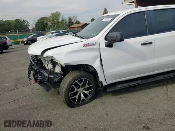 ✅ 2019 Chevrolet Silverado 1500 Custom Trail Boss • VIN: 3GCPYCEF6KG274193 • Lot: 67836535. Wystawiony na Copart z przebiegiem 157 553 mil. Bezpłatny archiwum sprzedaży aukcyjnych z USA i szczegółowy raport historii pojazdu na DreamBid. Zdjęcie 13.