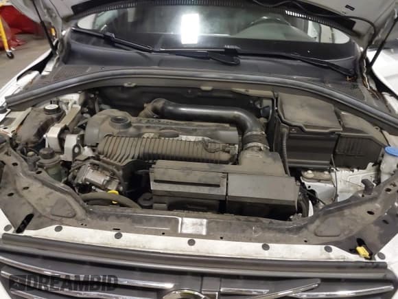 ✅ 2016 Volvo XC60 T5 Premier • VIN: YV4612RK4G2786016 • Lot: 42455395. Wystawiony na IAAI z przebiegiem 74 986 mil. Bezpłatny archiwum sprzedaży aukcyjnych z USA i szczegółowy raport historii pojazdu na DreamBid. Zdjęcie 10.