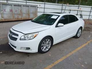 2013 Chevrolet Malibu LT z VIN 1G11E5SA9DF178249, wystawiony jako IAAI lot #43267293 z przebiegiem 143 609 mil mil oraz . Historia ofert i sprzedaży dostępna na DreamBid. Obrazek 2.