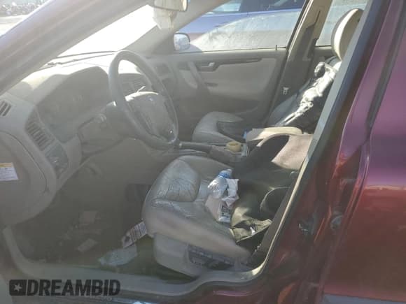 ✅ 2003 Volvo V70 2.4L • VIN: YV1SW61T532320145 • Lot: 76840024. Listed on Copart with Not provided. Free auction sales archive from the USA and detailed vehicle history report at DreamBid. Image 7.