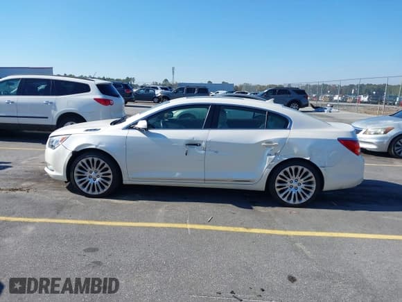 ✅ 2014 Buick LaCrosse Premium II • VIN: 1G4GF5G35EF263840 • Lot: 43559836. Wystawiony na IAAI z przebiegiem 68 597 mil. Bezpłatny archiwum sprzedaży aukcyjnych z USA i szczegółowy raport historii pojazdu na DreamBid. Zdjęcie 14.