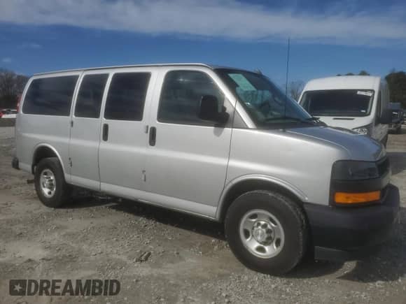 2018 Chevrolet Express Passenger LS с VIN 1GAWGEFG5J1209925, выставлен на аукционе Copart как лот 44695785 с пробегом 95 825 миль миль и Чистый • Clean title. История ставок и продаж доступна на DreamBid. Изображение 4.