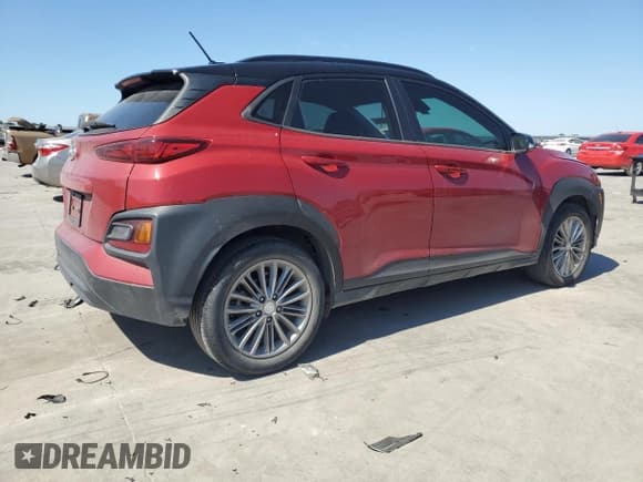✅ 2020 Hyundai Kona SEL • VIN: KM8K22AA2LU553151 • Лот: 72446434. Опубликован ранее на Copart с пробегом 55 864 миль. Бесплатный доступ к архиву аукционных продаж из США и подробный отчёт об истории автомобиля на DreamBid. Изображение 3.