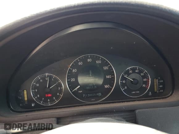 ✅ 2003 Mercedes-Benz CLK 500 • VIN: WDBTJ75J73F053301 • Lot: 60931545. Listed on Copart with 139,925 mi. Free auction sales archive from the USA and detailed vehicle history report at DreamBid. Image 9.