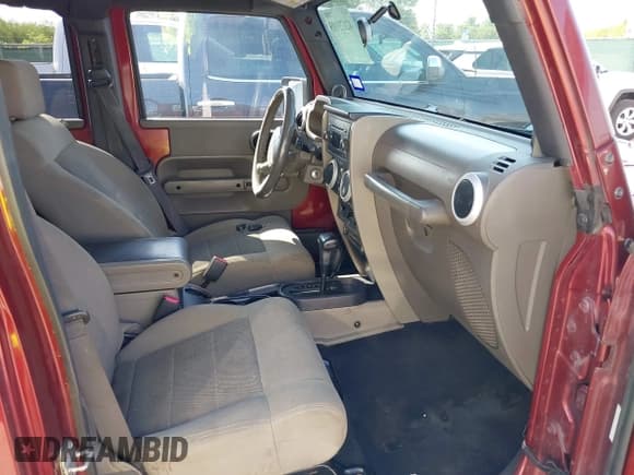 ✅ 2008 Jeep Wrangler Unlimited Sahara • VIN: 1J4GA59168L551896 • Lot: 42173185. Listed on IAAI with 192,394 mi. Free auction sales archive from the USA and detailed vehicle history report at DreamBid. Image 5.