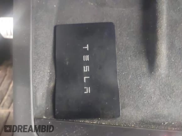 ✅ 2021 Tesla Model S Long Range • VIN: 5YJSA1E5XMF432277 • Lot: 43269213. Wystawiony na IAAI z przebiegiem Nie podano. Bezpłatny archiwum sprzedaży aukcyjnych z USA i szczegółowy raport historii pojazdu na DreamBid. Zdjęcie 11.