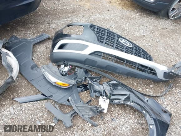 ✅ 2022 Hyundai Venue SE • VIN: KMHRB8A30NU132020 • Lot: 40459056. Listed on IAAI with 35,246 mi. Free auction sales archive from the USA and detailed vehicle history report at DreamBid. Image 12.