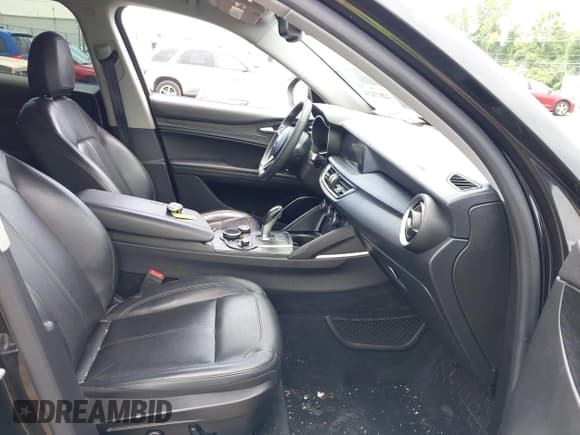 ✅ 2018 Alfa Romeo Stelvio • VIN: ZASFAKAN9J7B65753 • Лот: 42873254. Опубликован ранее на IAAI с пробегом 94 675 миль. Бесплатный доступ к архиву аукционных продаж из США и подробный отчёт об истории автомобиля на DreamBid. Изображение 5.