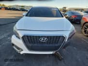 ✅ 2017 Hyundai Sonata SE • VIN: KMHE24L11HA059555 • Лот: 90879685. Опубликован ранее на Copart с пробегом 81 441 миль. Бесплатный доступ к архиву аукционных продаж из США и подробный отчёт об истории автомобиля на DreamBid. Изображение 5.