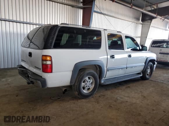 ✅ 2003 Chevrolet Suburban LT • VIN: 3GNEC16Z53G172508 • Лот: 87489454. Опубликован ранее на Copart с пробегом 199 553 миль. Бесплатный доступ к архиву аукционных продаж из США и подробный отчёт об истории автомобиля на DreamBid. Изображение 3.