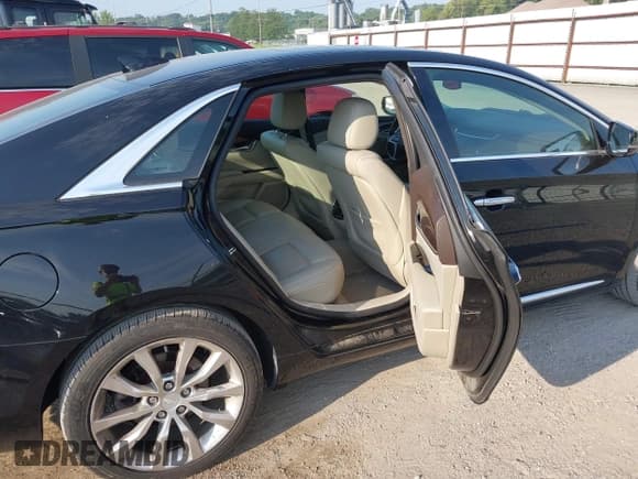 ✅ 2017 Cadillac XTS Luxury • VIN: 2G61N5S34H9136775 • Lot: 42898012. Listed on IAAI with 92,568 mi. Free auction sales archive from the USA and detailed vehicle history report at DreamBid. Image 8.