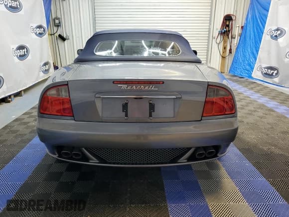 ✅ 2005 Maserati Spyder • VIN: ZAMBB18A950015668 • Lot: 83783165. Wystawiony na Copart z przebiegiem 15 425 mil. Bezpłatny archiwum sprzedaży aukcyjnych z USA i szczegółowy raport historii pojazdu na DreamBid. Zdjęcie 6.