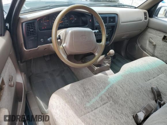 ✅ 1998 Toyota Tacoma • VIN: 4TANL42N9WZ063515 • Lot: 59916785. Wystawiony na Copart z przebiegiem 93 654 mil. Bezpłatny archiwum sprzedaży aukcyjnych z USA i szczegółowy raport historii pojazdu na DreamBid. Zdjęcie 8.