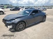 ✅ 2023 Toyota 86 • VIN: JF1ZNBC18P8764821 • Лот: 68478445. Опубликован ранее на Copart с пробегом 19 985 миль. Бесплатный доступ к архиву аукционных продаж из США и подробный отчёт об истории автомобиля на DreamBid. Изображение 1.
