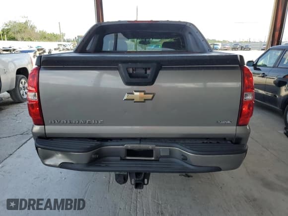 ✅ 2007 Chevrolet Avalanche LTZ • VIN: 3GNEC12007G273808 • Лот: 61648145. Опубликован ранее на Copart с пробегом 201 308 миль. Бесплатный доступ к архиву аукционных продаж из США и подробный отчёт об истории автомобиля на DreamBid. Изображение 6.