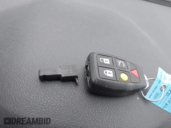 ✅ 2006 Volvo V50 2.4L • VIN: YV1MW382462201365 • Lot: 41941358. Listed on IAAI with 113,259 mi. Free auction sales archive from the USA and detailed vehicle history report at DreamBid. Image 11.