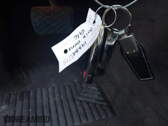 ✅ 2018 Mercedes-Benz GLC 300 • VIN: WDC0G4JB8JV086823 • Lot: 42338203. Wystawiony na IAAI z przebiegiem 114 000 mil. Bezpłatny archiwum sprzedaży aukcyjnych z USA i szczegółowy raport historii pojazdu na DreamBid. Zdjęcie 11.