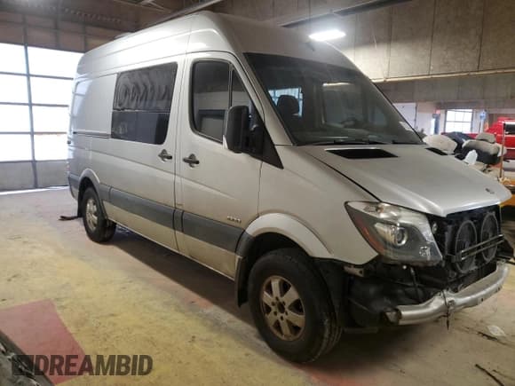 ✅ 2014 Mercedes-Benz Sprinter Cargo • VIN: WD3PE7DC8E5935347 • Lot: 88252445. Listed on Copart with 187,828 mi. Free auction sales archive from the USA and detailed vehicle history report at DreamBid. Image 4.