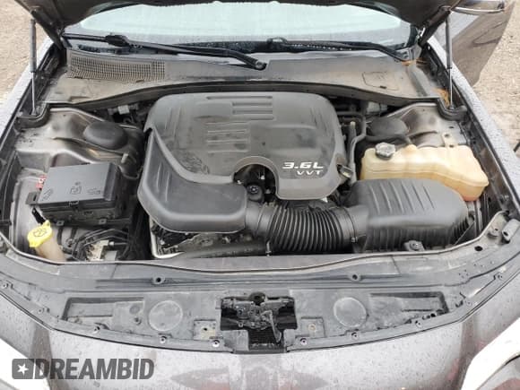 ✅ 2016 Chrysler 300 C • VIN: 2C3CCAEG8GH342371 • Лот: 85497635. Опубликован ранее на Copart с пробегом 131 533 миль. Бесплатный доступ к архиву аукционных продаж из США и подробный отчёт об истории автомобиля на DreamBid. Изображение 11.