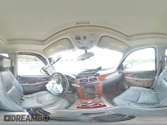 ✅ 2011 Chevrolet Suburban LTZ • VIN: 1GNSKKE30BR335704 • Lot: 70508724. Wystawiony na Copart z przebiegiem 177 324 mil. Bezpłatny archiwum sprzedaży aukcyjnych z USA i szczegółowy raport historii pojazdu na DreamBid. Zdjęcie 12.