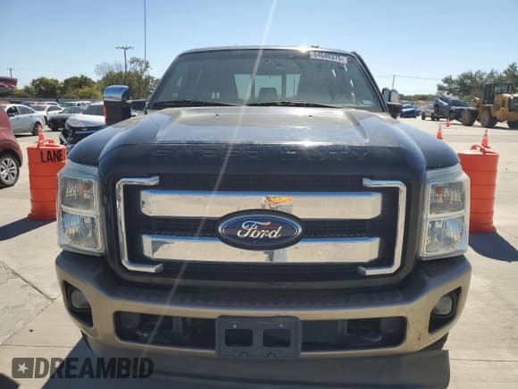 ✅ 2012 Ford F-350 Lariat • VIN: 1FT8W3BT8CEA20773 • Lot: 84649375. Wystawiony na Copart z przebiegiem 143 888 mil. Bezpłatny archiwum sprzedaży aukcyjnych z USA i szczegółowy raport historii pojazdu na DreamBid. Zdjęcie 5.