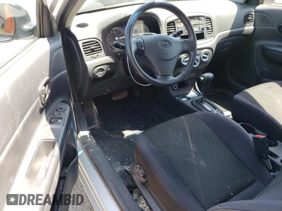 ✅ 2010 Hyundai Accent L • VIN: KMHCN3BC6AU153169 • Лот: 56373985. Опубликован ранее на Copart с пробегом 317 346 миль. Бесплатный доступ к архиву аукционных продаж из США и подробный отчёт об истории автомобиля на DreamBid. Изображение 8.