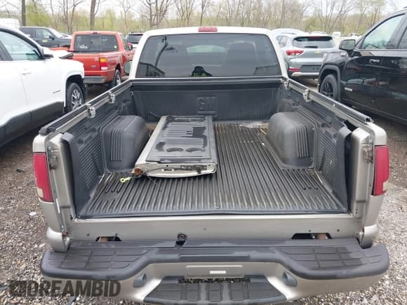 ✅ 2002 Chevrolet S-10 LS • VIN: 1GCCS145928229624 • Лот: 41961517. Опубликован ранее на IAAI с пробегом 151 023 миль. Бесплатный доступ к архиву аукционных продаж из США и подробный отчёт об истории автомобиля на DreamBid. Изображение 17.