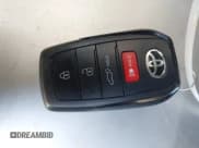 ✅ 2024 Toyota Prius LE • VIN: JTDACAAU0R3034244 • Lot: 42312682. Wystawiony na IAAI z przebiegiem 4 102 mil. Bezpłatny archiwum sprzedaży aukcyjnych z USA i szczegółowy raport historii pojazdu na DreamBid. Zdjęcie 11.