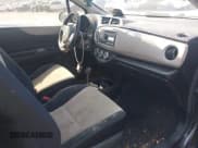 ✅ 2012 Toyota Yaris L • VIN: JTDJTUD39CD540774 • Лот: 42579874. Опубликован ранее на IAAI с пробегом 162 403 миль. Бесплатный доступ к архиву аукционных продаж из США и подробный отчёт об истории автомобиля на DreamBid. Изображение 5.