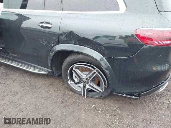 ✅ 2024 Mercedes-Benz GLS 450 • VIN: 4JGFF5KE6RB181374 • Lot: 41433880. Listed on IAAI with 9,389 mi. Free auction sales archive from the USA and detailed vehicle history report at DreamBid. Image 20.