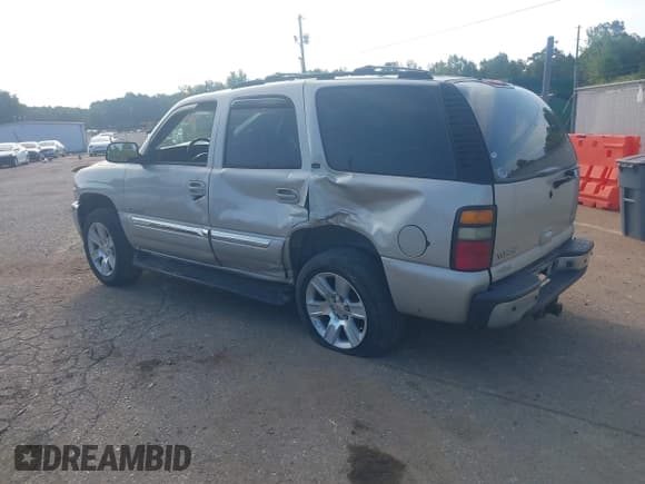 ✅ 2004 GMC Yukon SLT • VIN: 1GKEC13Z84R267227 • Lot: 42968688. Listed on IAAI with 187,916 mi. Free auction sales archive from the USA and detailed vehicle history report at DreamBid. Image 3.