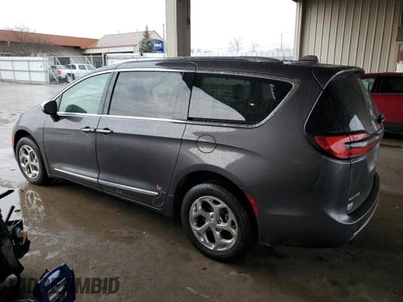 ✅ 2021 Chrysler Pacifica Limited • VIN: 2C4RC3GG6MR599999 • Lot: 47012305. Listed on Copart with 49,071 mi. Free auction sales archive from the USA and detailed vehicle history report at DreamBid. Image 2.