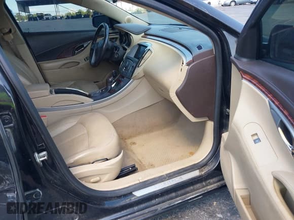 ✅ 2013 Buick LaCrosse Leather • VIN: 1G4GC5ER2DF264216 • Лот: 42983950. Опубликован ранее на IAAI с пробегом 196 429 миль. Бесплатный доступ к архиву аукционных продаж из США и подробный отчёт об истории автомобиля на DreamBid. Изображение 5.