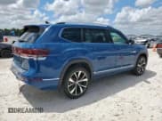 ✅ 2025 Volkswagen Atlas SEL Premium R-Line • VIN: 1V2FR2CA2SC561378 • Lot: 68972005. Wystawiony na Copart z przebiegiem 655 mil. Bezpłatny archiwum sprzedaży aukcyjnych z USA i szczegółowy raport historii pojazdu na DreamBid. Zdjęcie 3.