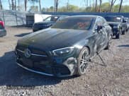 ✅ 2021 Mercedes-Benz E 350 • VIN: W1KZF8EB2MA890084 • Lot: 42129045. Wystawiony na IAAI z przebiegiem 45 583 mil. Bezpłatny archiwum sprzedaży aukcyjnych z USA i szczegółowy raport historii pojazdu na DreamBid. Zdjęcie 2.