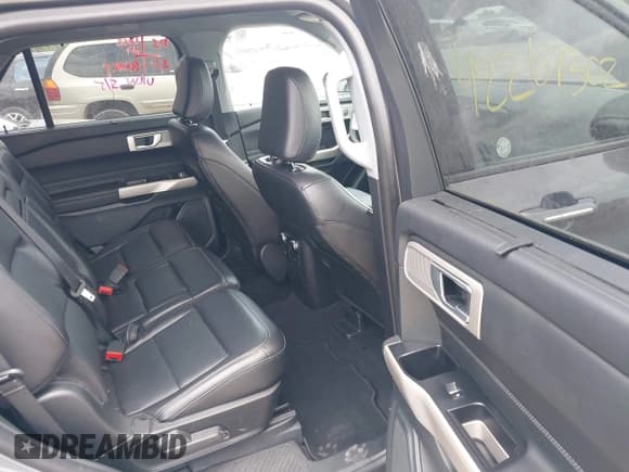 ✅ 2024 Ford Explorer Limited • VIN: 1FMSK7FH6RGA02747 • Lot: 42267302. Wystawiony na IAAI z przebiegiem 38 587 mil. Bezpłatny archiwum sprzedaży aukcyjnych z USA i szczegółowy raport historii pojazdu na DreamBid. Zdjęcie 8.