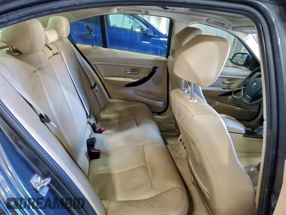 ✅ 2013 BMW 3 Series 328i xDrive • VIN: WBA3B3C57DF539635 • Lot: 95096645. Wystawiony na Copart z przebiegiem 142 733 mil. Bezpłatny archiwum sprzedaży aukcyjnych z USA i szczegółowy raport historii pojazdu na DreamBid. Zdjęcie 10.