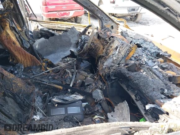 ✅ 2024 Subaru Ascent Limited • VIN: 4S4WMASD3R3435848 • Lot: 42644997. Listed on IAAI with 28 mi. Free auction sales archive from the USA and detailed vehicle history report at DreamBid. Image 5.