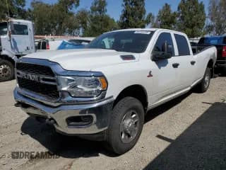 ✅ 2023 Ram 2500 Tradesman • VIN: 3C6UR5HL1PG634174 • Lot: 59755725. Listed on Copart with 2,697 mi. Free auction sales archive from the USA and detailed vehicle history report at DreamBid. Image 1.